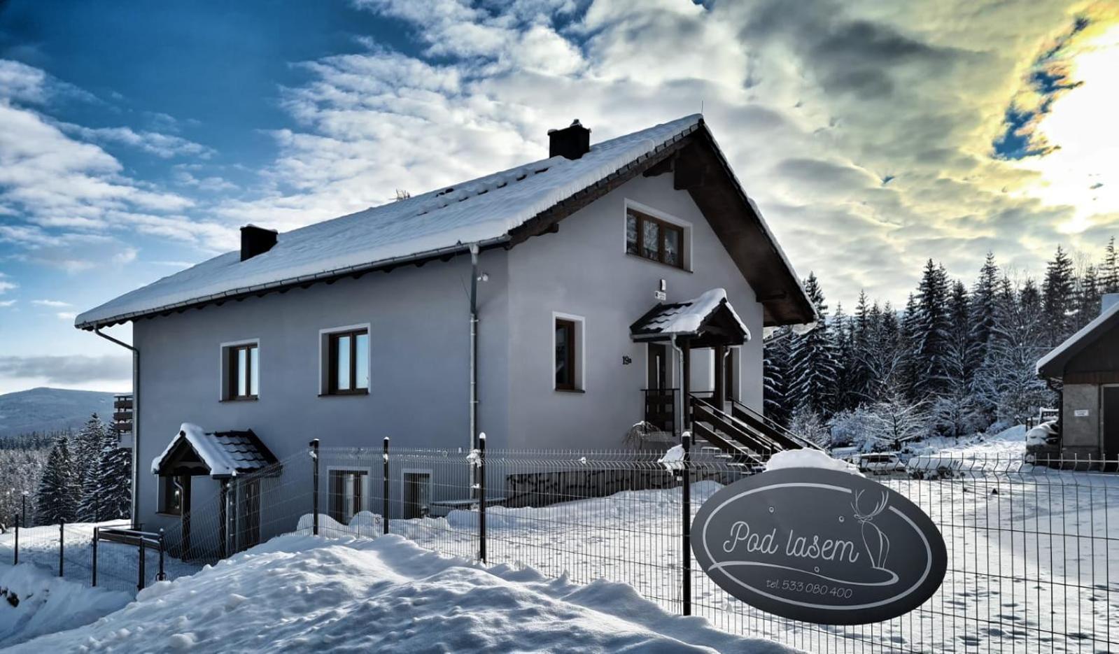 Pokoje Goscinne Pod Lasem Karpacz Exterior photo